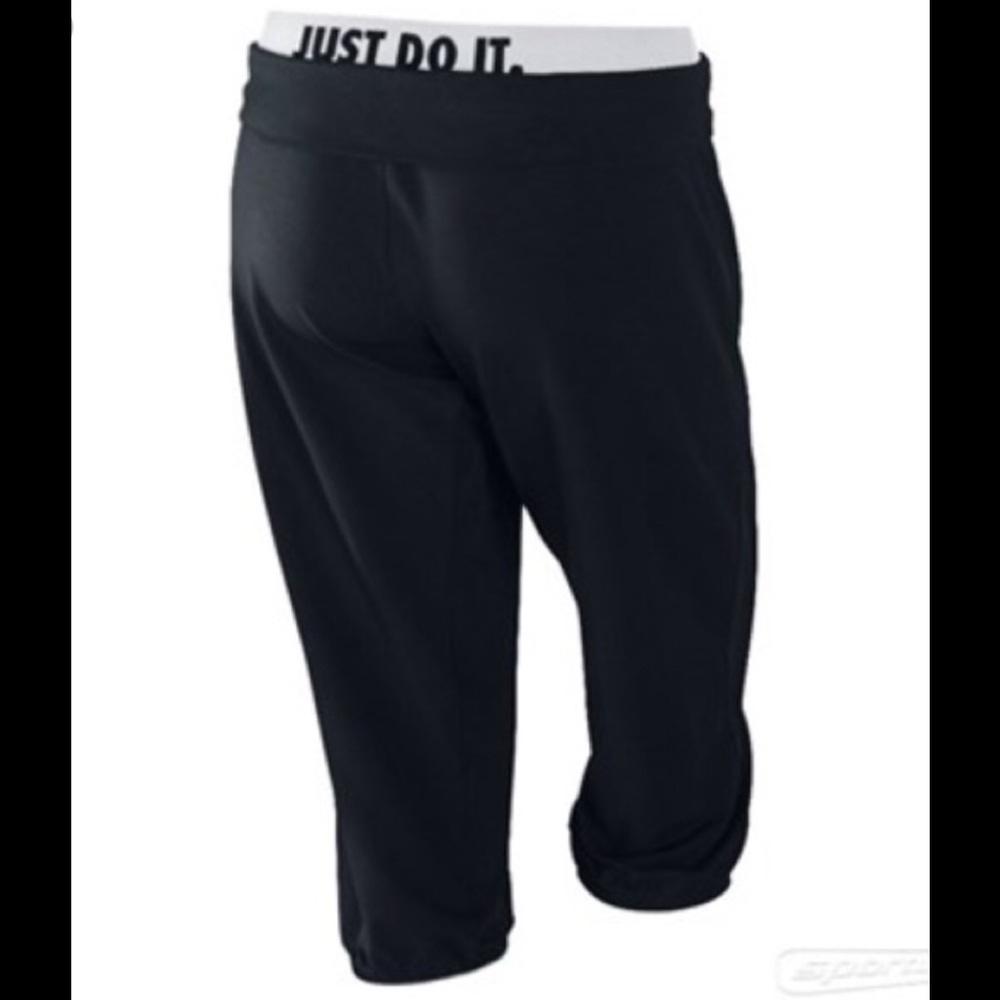 🖤Women’s Nike Dri-Fit legend training pants 🖤